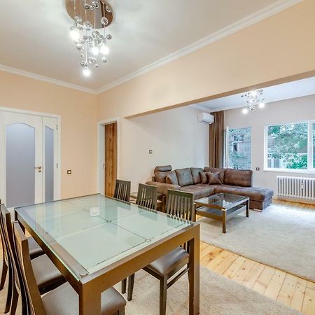 Central Apartment София Экстерьер фото