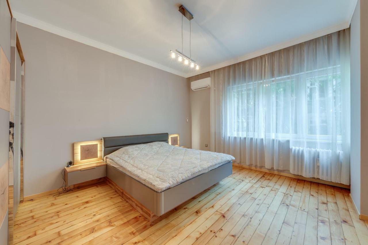 Central Apartment София Экстерьер фото
