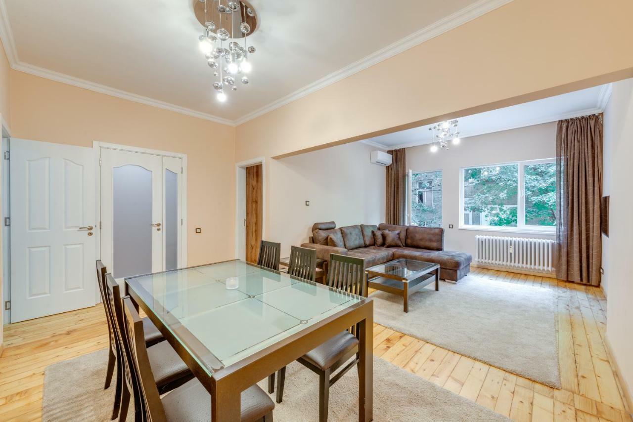 Central Apartment София Экстерьер фото